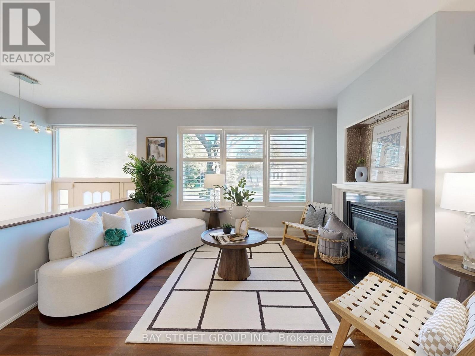 8 Overton Crescent, Toronto, Ontario  M3B 2V2 - Photo 3 - C12615404