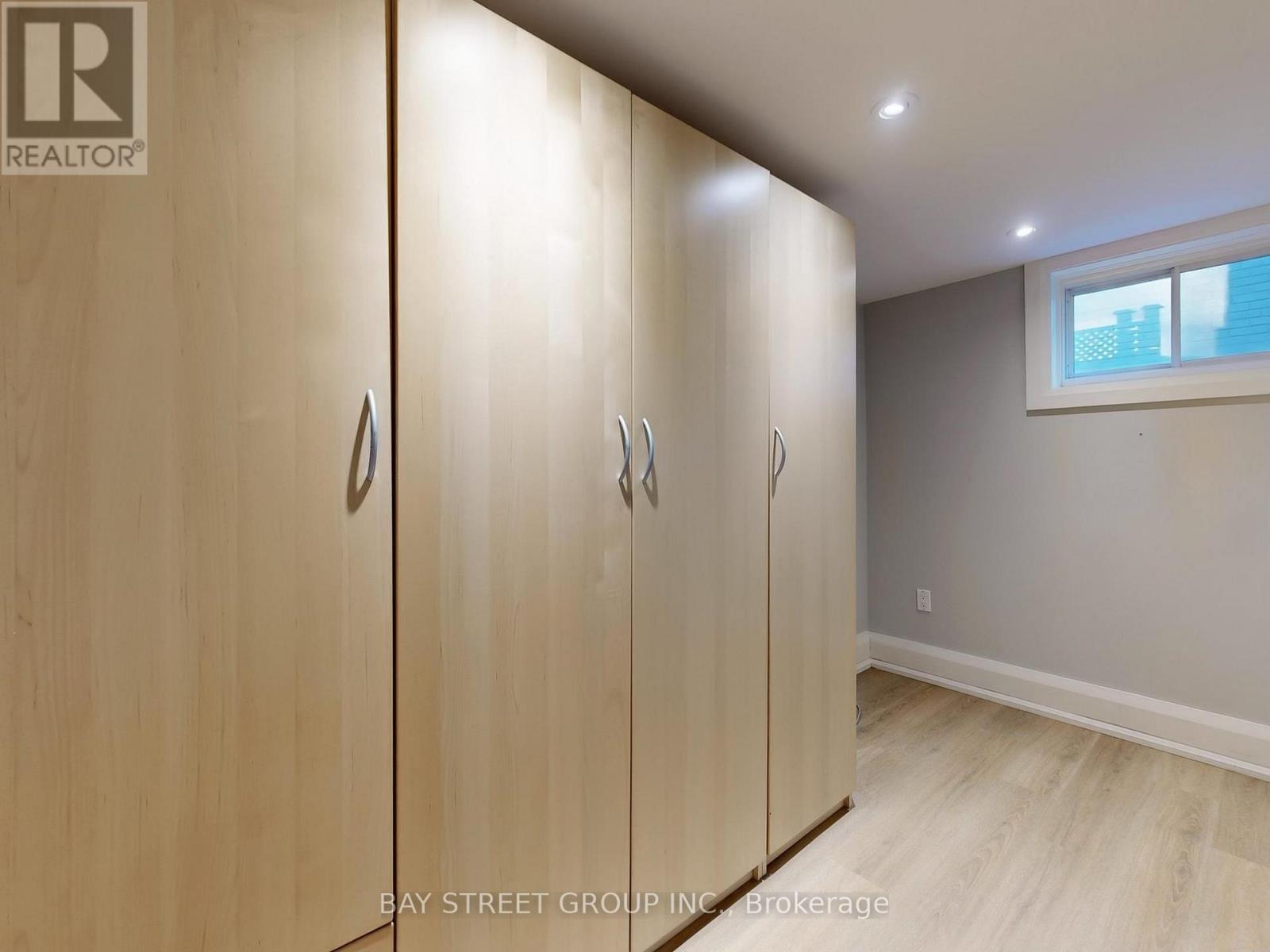 8 Overton Crescent, Toronto, Ontario  M3B 2V2 - Photo 32 - C12615404