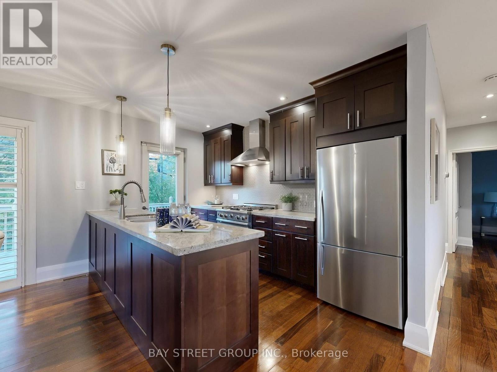 8 Overton Crescent, Toronto, Ontario  M3B 2V2 - Photo 9 - C12615404