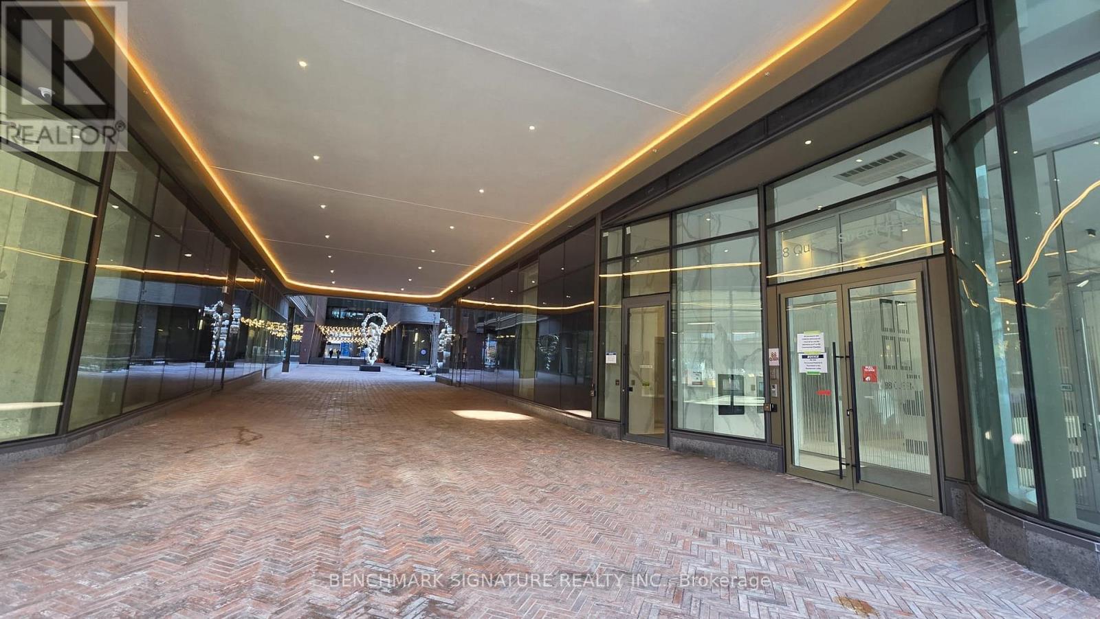 5009 - 88 Queen Street E, Toronto, Ontario  M5C 0B6 - Photo 4 - C12615410