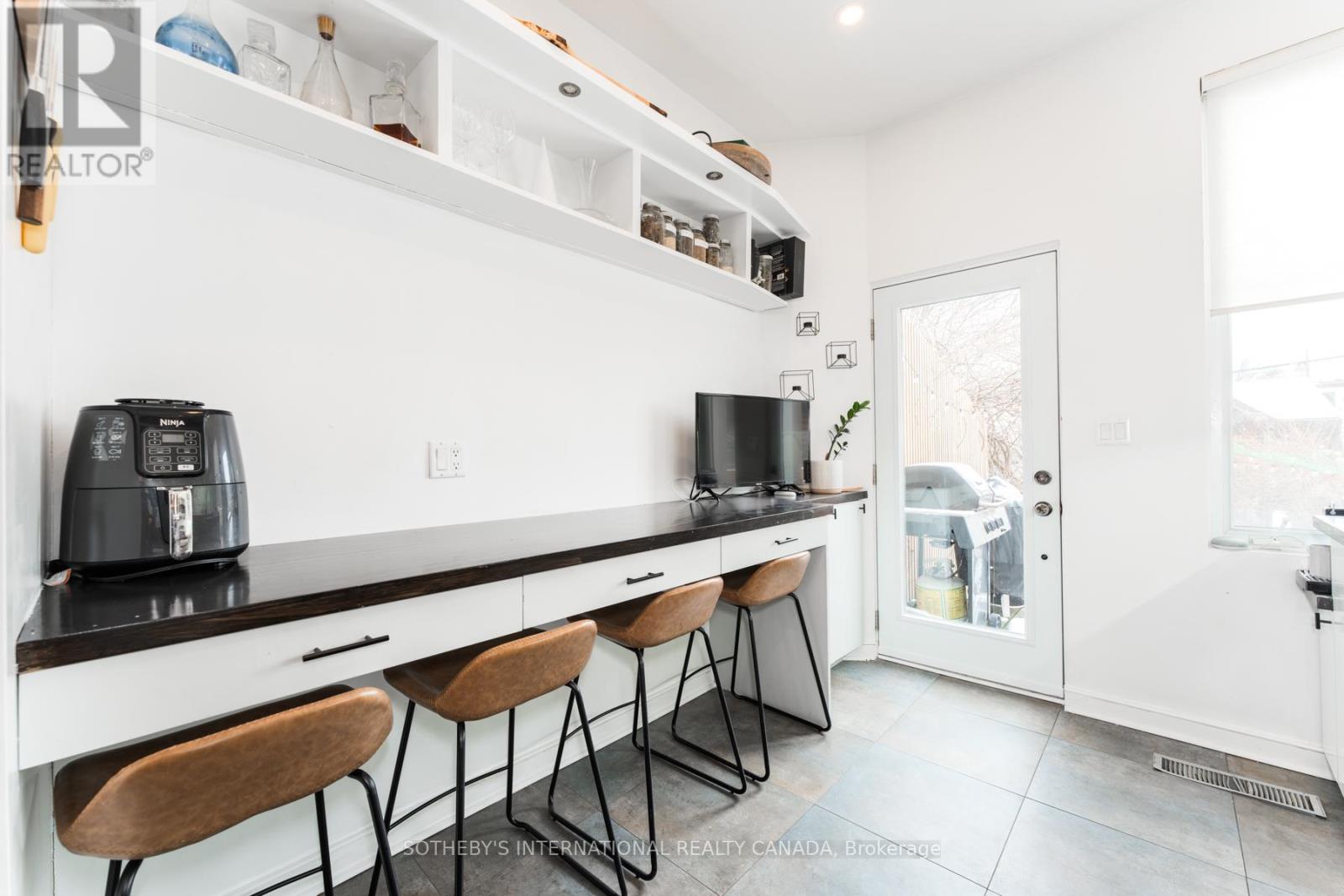 286 Euclid Avenue, Toronto, Ontario  M6J 2K2 - Photo 10 - C12615420