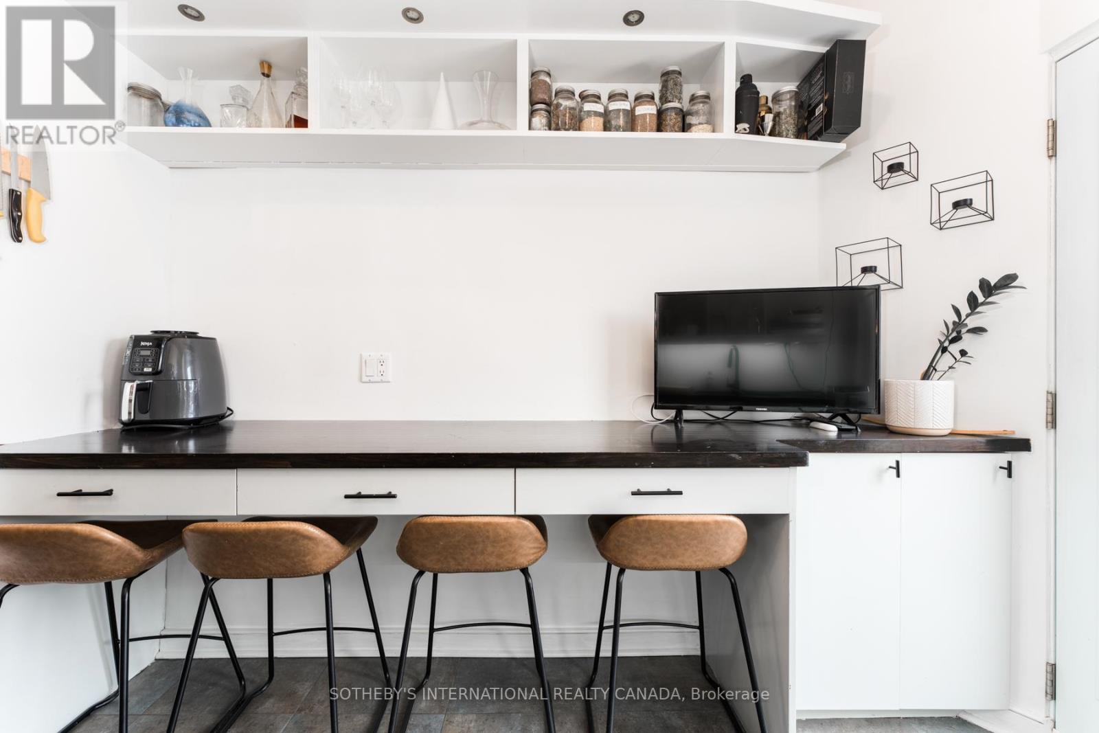 286 Euclid Avenue, Toronto, Ontario  M6J 2K2 - Photo 11 - C12615420