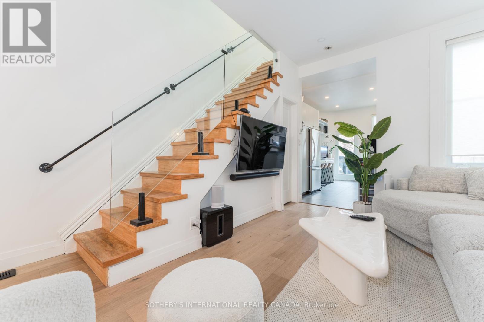 286 Euclid Avenue, Toronto, Ontario  M6J 2K2 - Photo 7 - C12615420