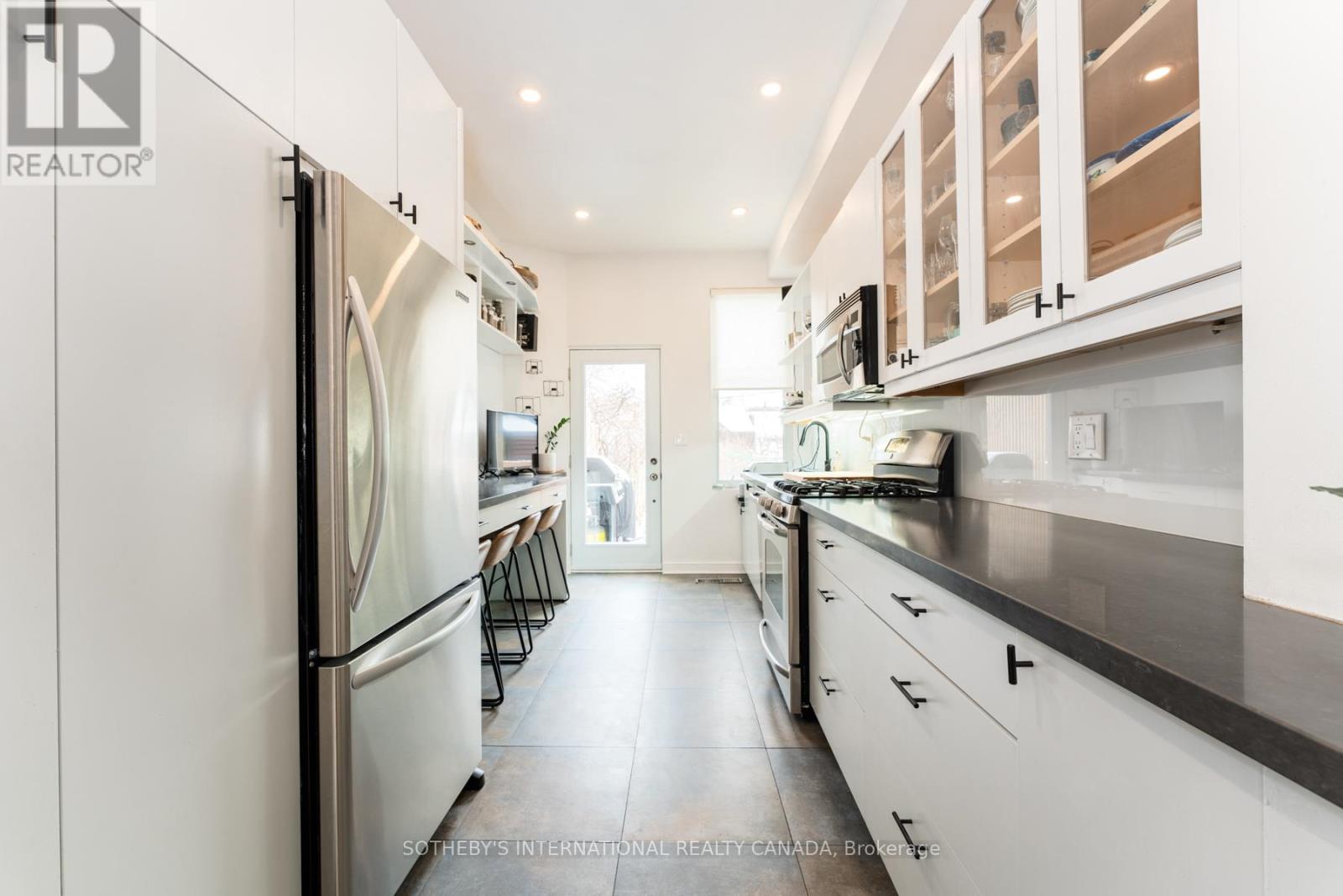 286 Euclid Avenue, Toronto, Ontario  M6J 2K2 - Photo 8 - C12615420