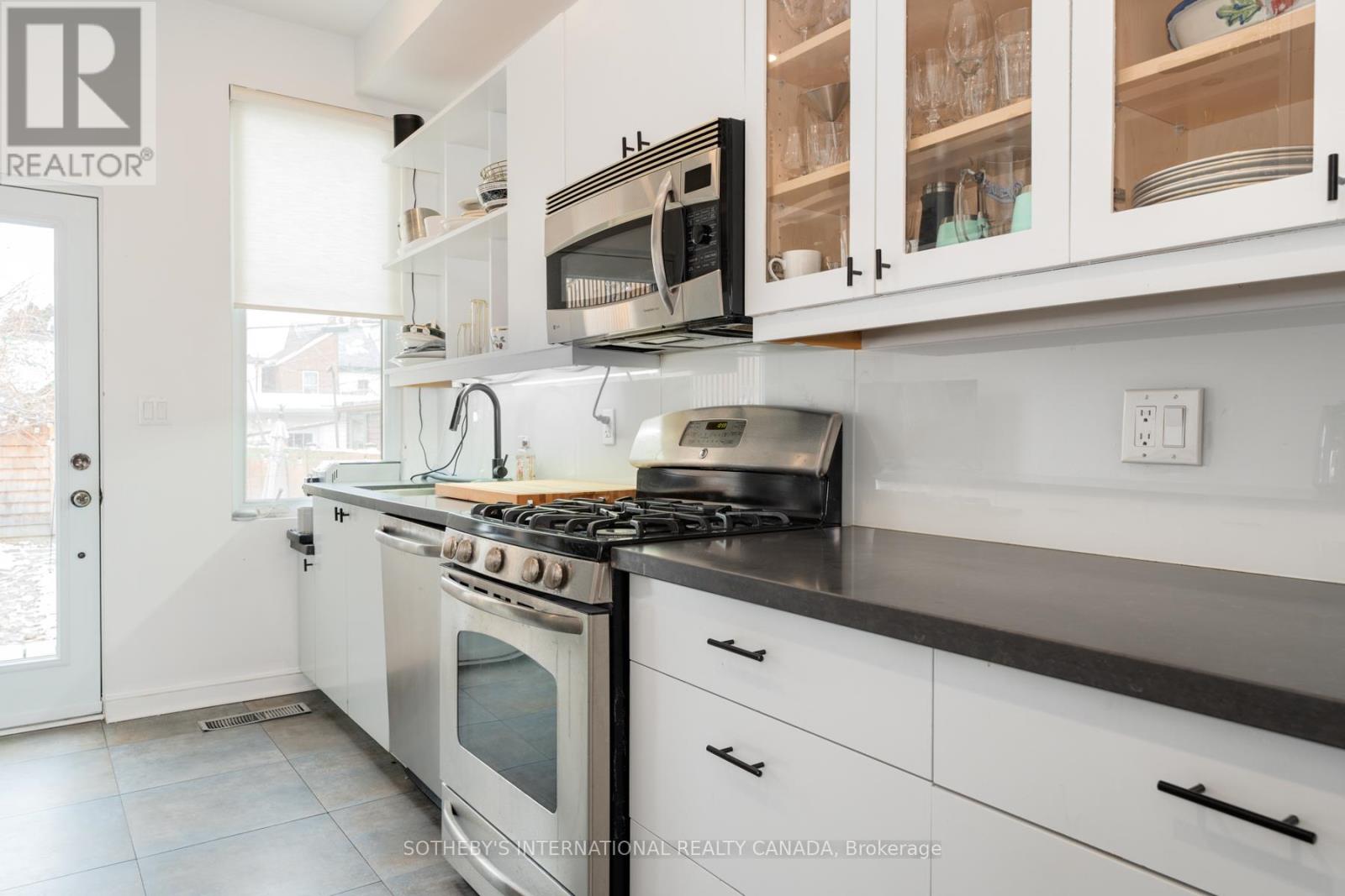 286 Euclid Avenue, Toronto, Ontario  M6J 2K2 - Photo 9 - C12615420