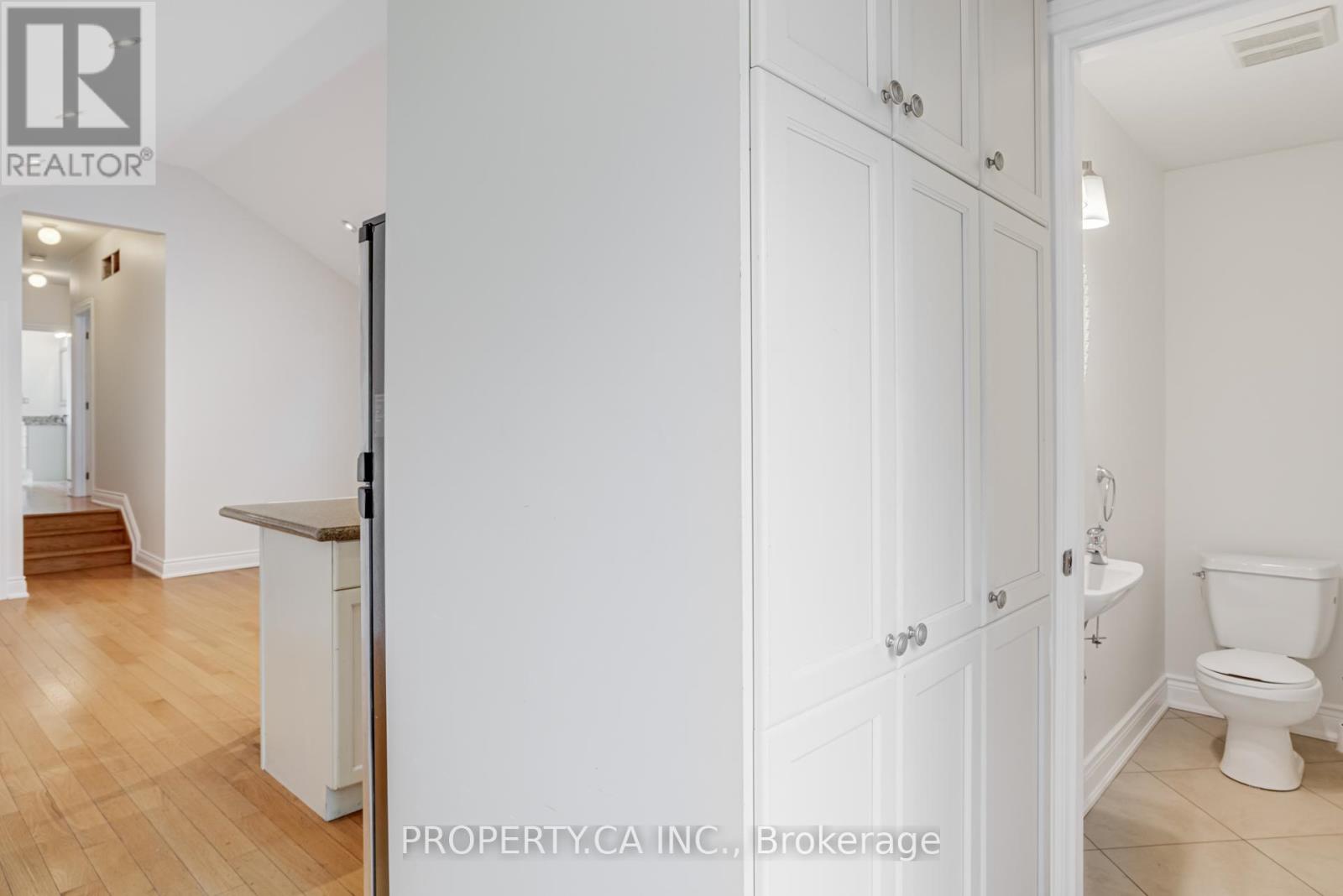 Upper - 21 D'arcy Street, Toronto, Ontario  M5T 1J8 - Photo 9 - C12615436