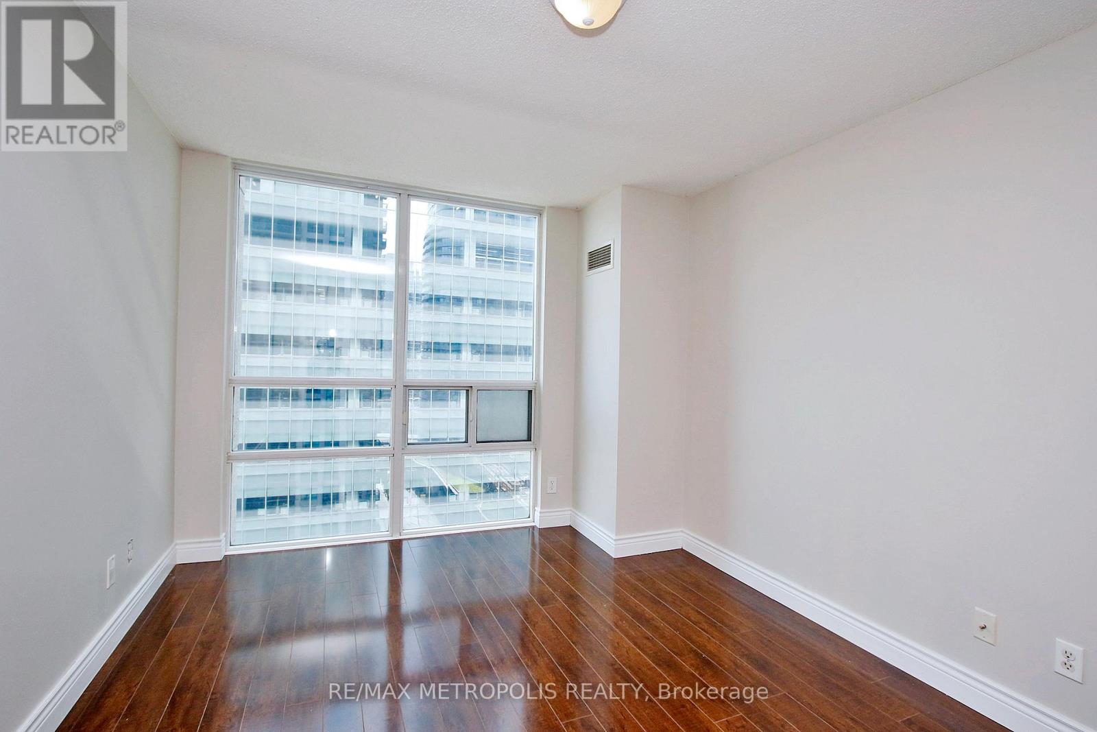 2006 - 30 Grand Trunk Crescent, Toronto (Waterfront Communities), Ontario  M5J 3A4 - Photo 7 - C12615466