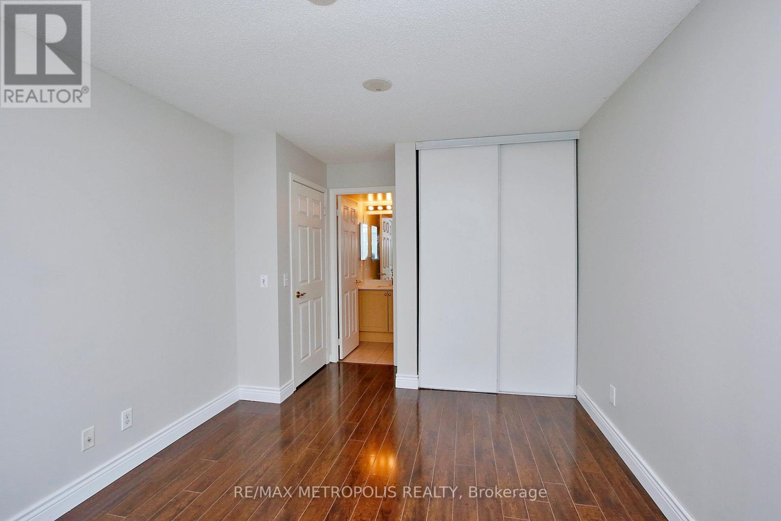 2006 - 30 Grand Trunk Crescent, Toronto (Waterfront Communities), Ontario  M5J 3A4 - Photo 8 - C12615466