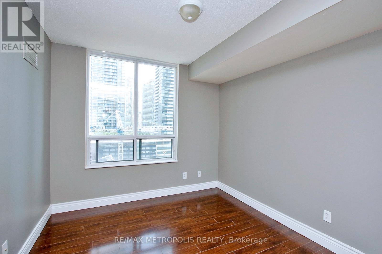 2006 - 30 Grand Trunk Crescent, Toronto (Waterfront Communities), Ontario  M5J 3A4 - Photo 9 - C12615466