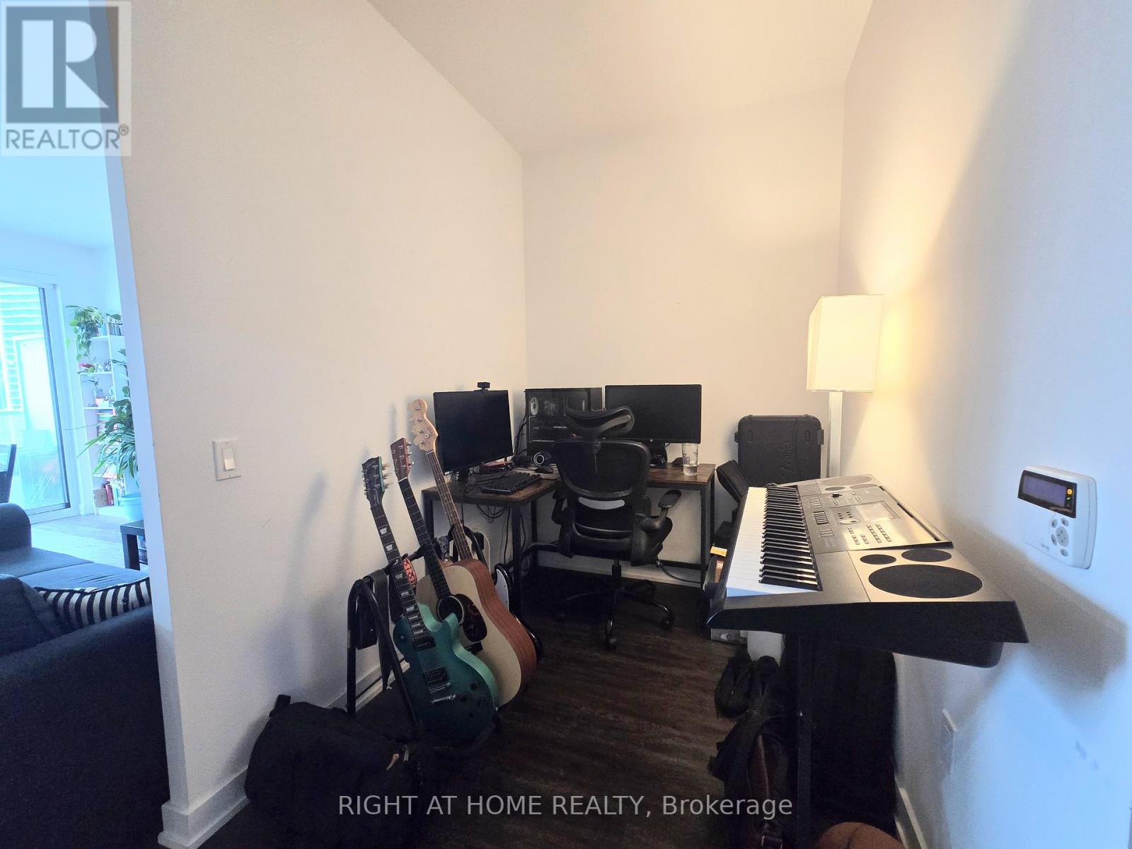 1905 - 15 Queens Quay E, Toronto, Ontario  M5E 0A4 - Photo 12 - C12615478