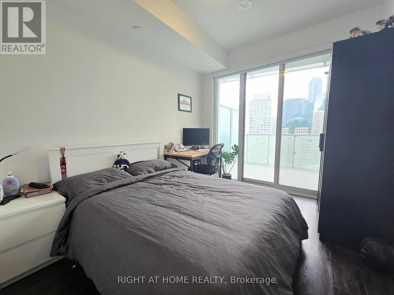 1905 - 15 Queens Quay E, Toronto, Ontario  M5E 0A4 - Photo 14 - C12615478