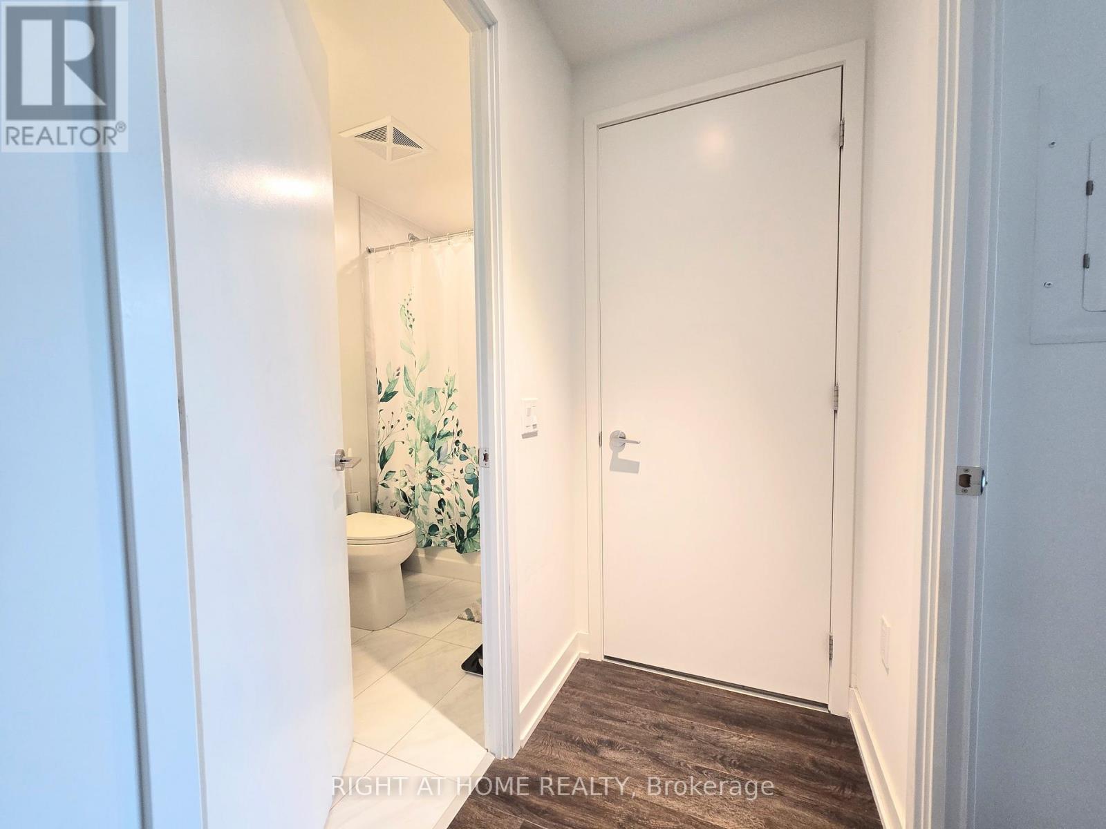 1905 - 15 Queens Quay E, Toronto, Ontario  M5E 0A4 - Photo 16 - C12615478