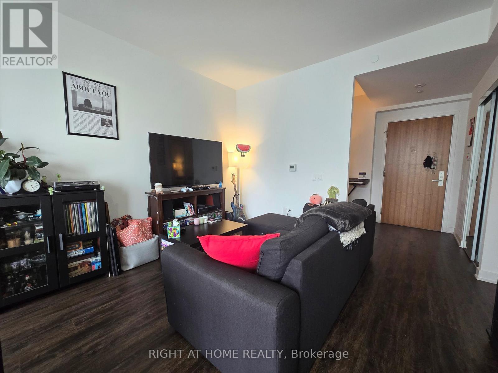 1905 - 15 Queens Quay E, Toronto, Ontario  M5E 0A4 - Photo 2 - C12615478