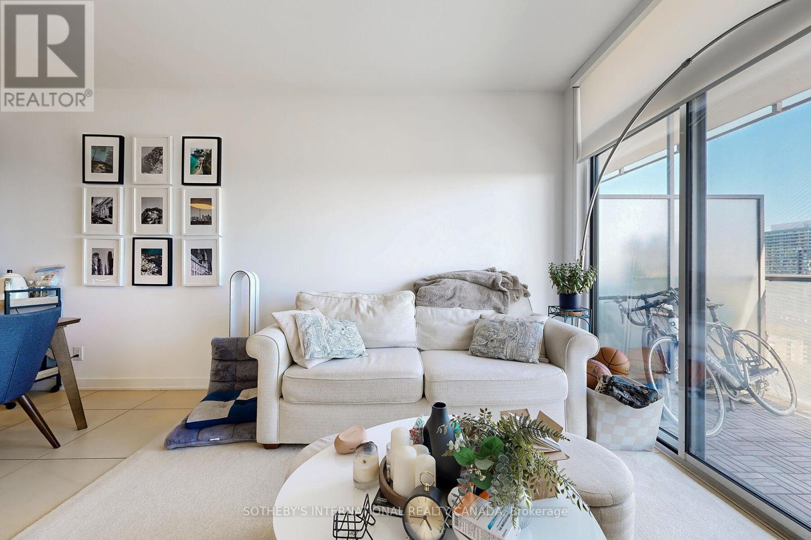 1907 - 1 Market Street, Toronto (Waterfront Communities), Ontario  M5E 0A2 - Photo 5 - C12615518