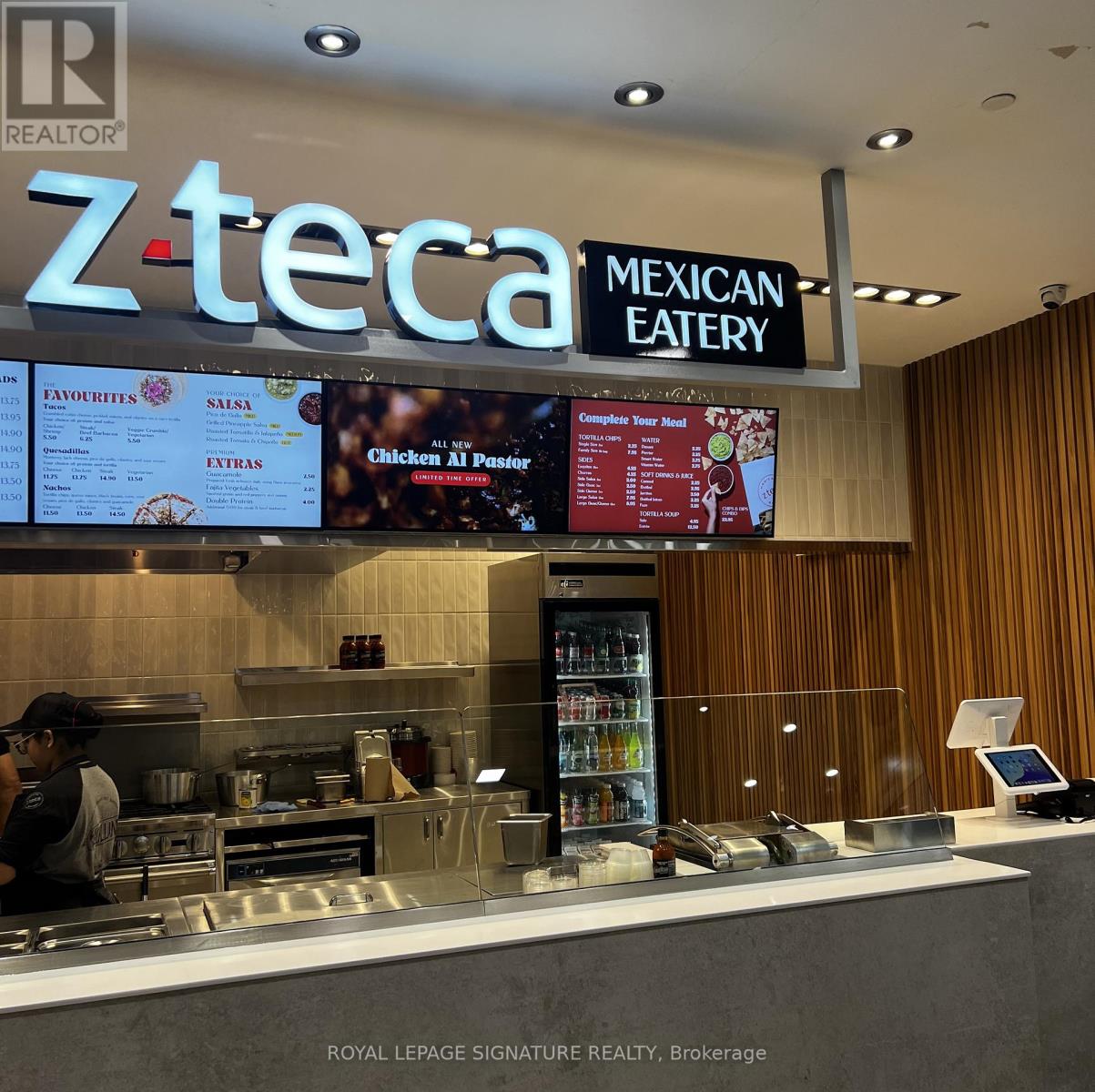 3 - 120 BREMNER BOULEVARD, Toronto, Ontario