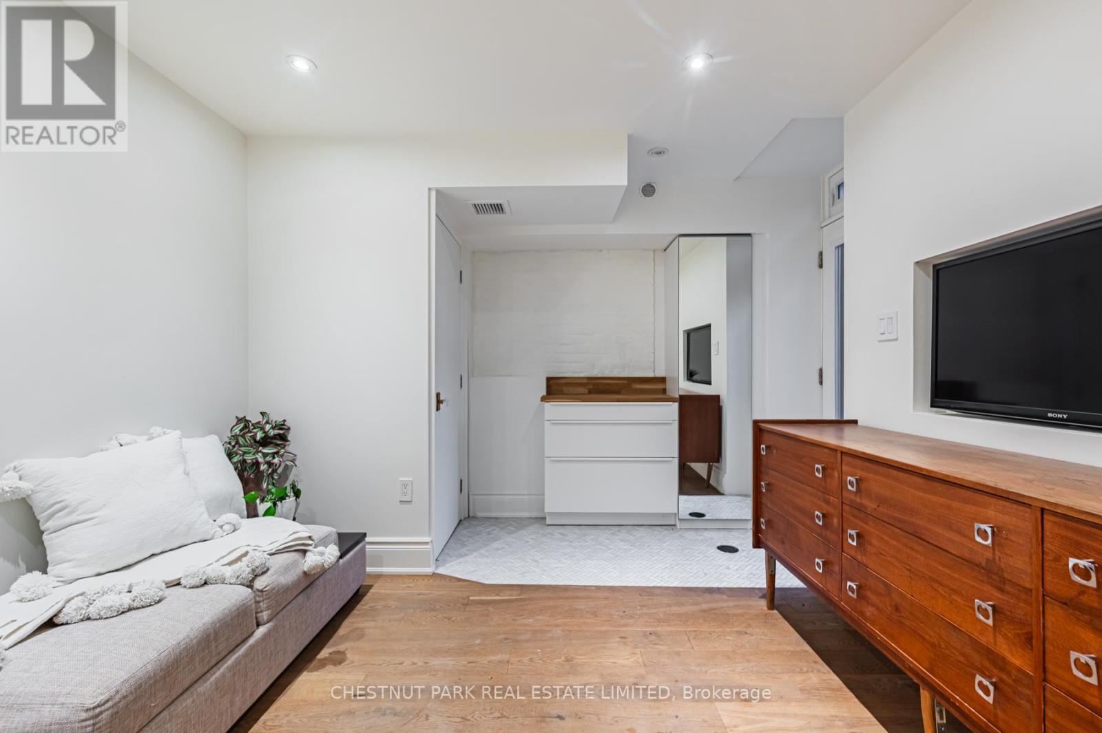 A - 381 St Clarens Avenue, Toronto, Ontario  M6H 3W2 - Photo 27 - C12615554