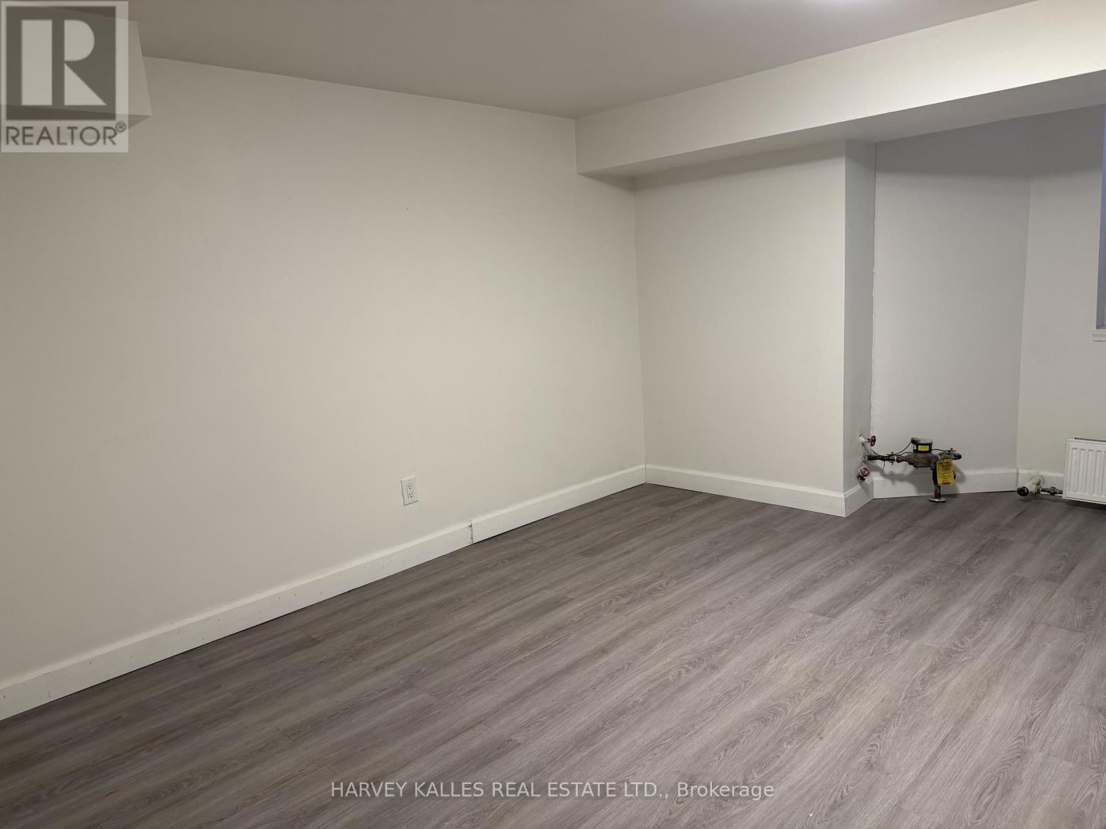 Lower - 11 Parkwood Avenue, Toronto, Ontario  M4V 2W9 - Photo 12 - C12615594