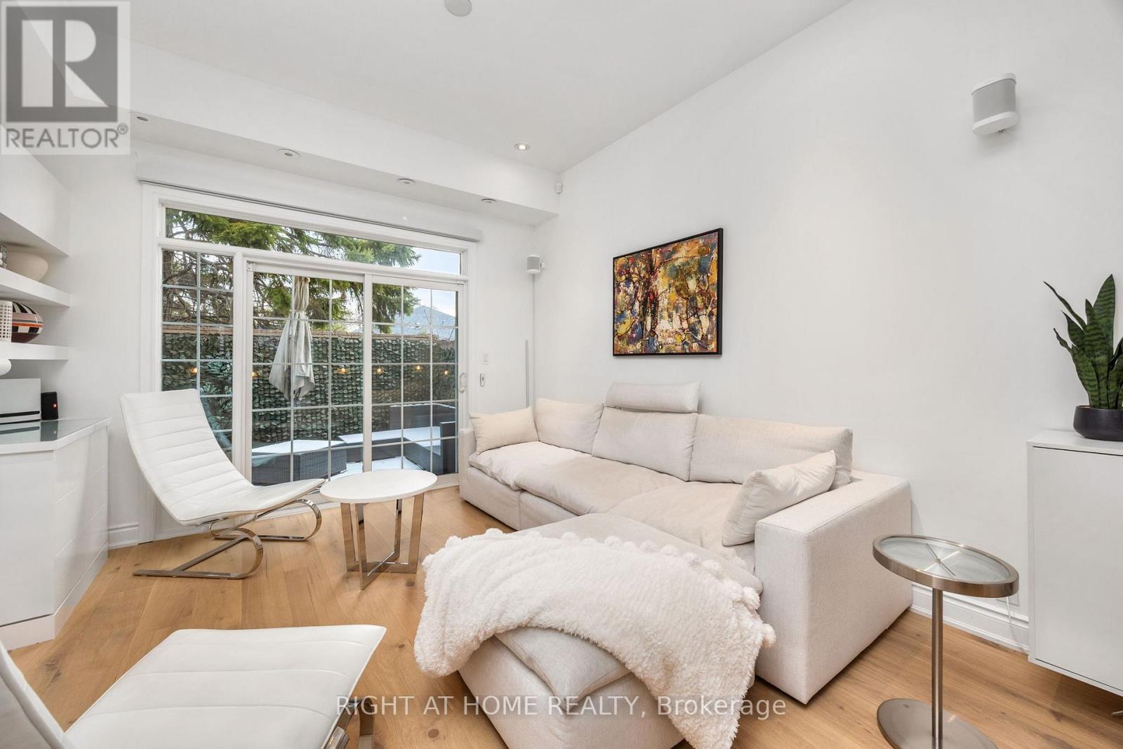 1011 Dundas Street E, Toronto, Ontario  M4M 1R6 - Photo 2 - E12615492