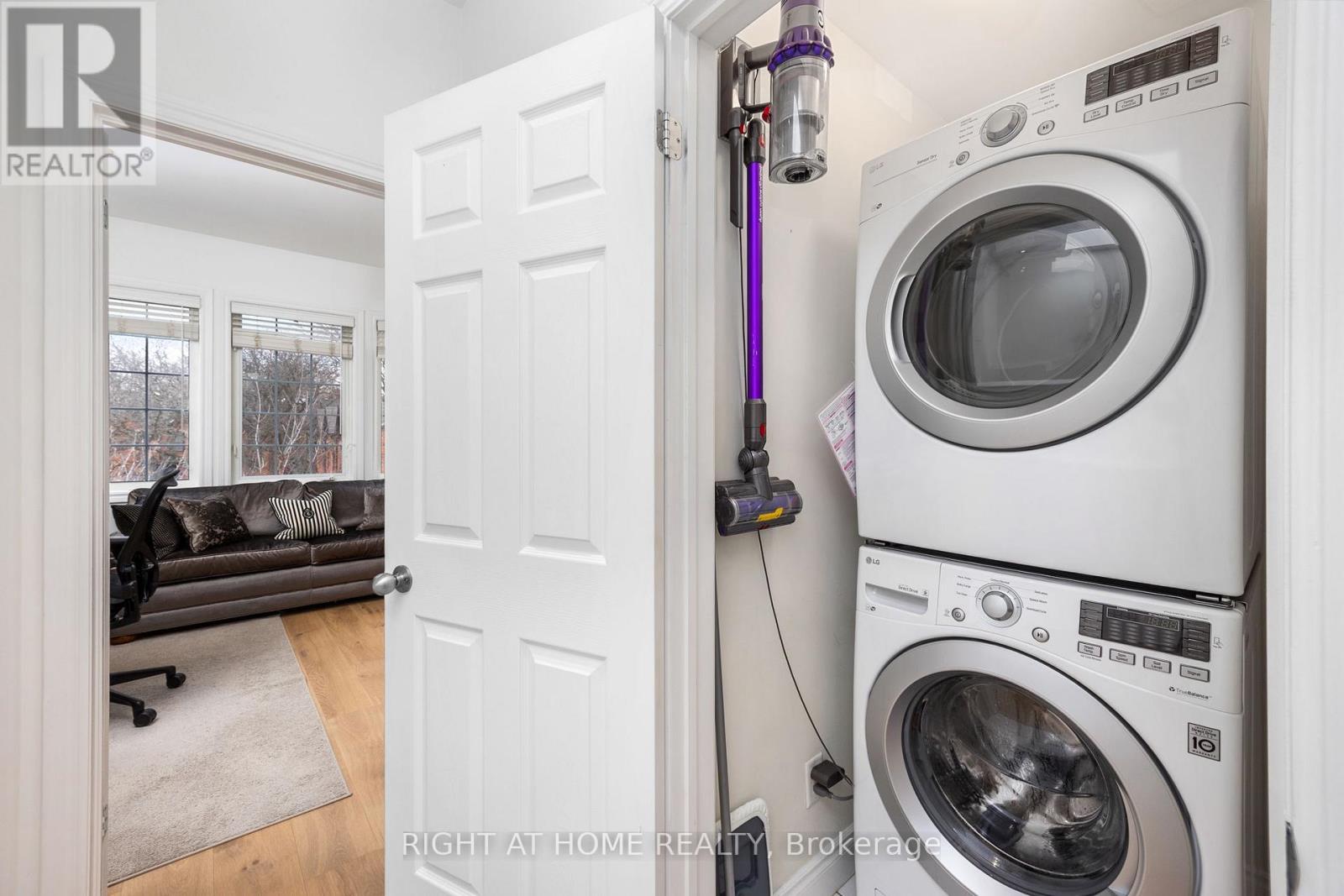 1011 Dundas Street E, Toronto, Ontario  M4M 1R6 - Photo 21 - E12615492