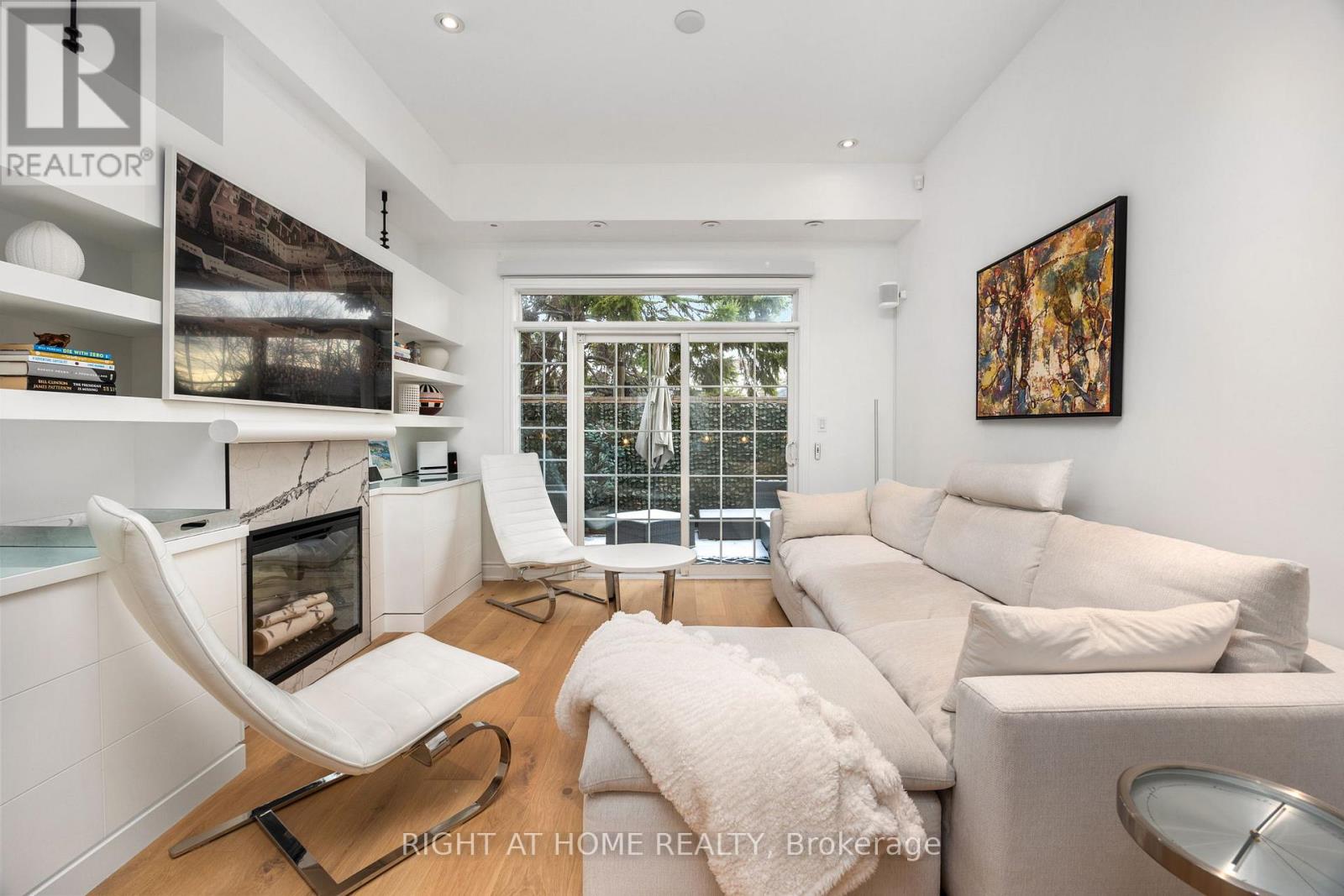 1011 Dundas Street E, Toronto, Ontario  M4M 1R6 - Photo 3 - E12615492