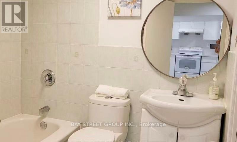 Lower - 53 Marblemount Crescent, Toronto (Tam O'shanter-Sullivan), Ontario  M1T 2H5 - Photo 8 - E12615516