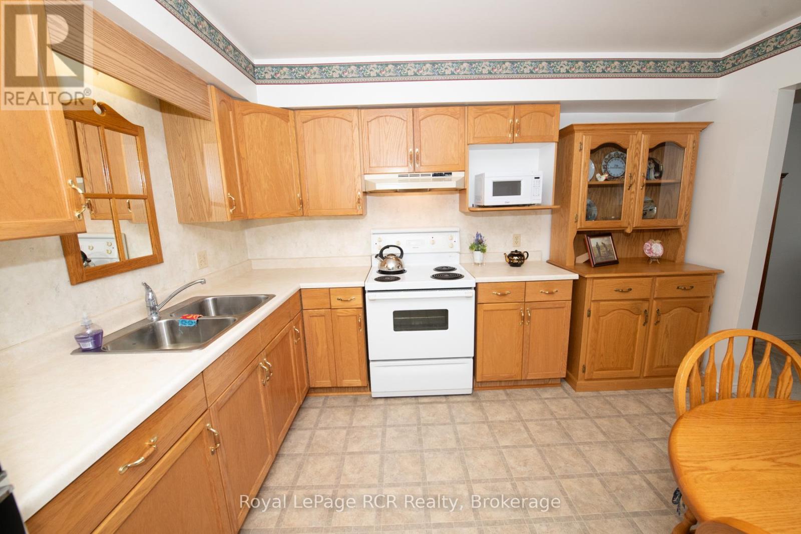 101 - 1-497 Birmingham St West Street W, Wellington North, Ontario N0G 2L1 - Photo 6 - X12096445