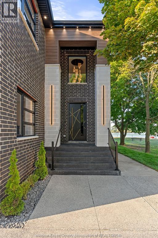 8720 Riverside Drive East, Windsor, Ontario  N8S 1E9 - Photo 6 - 25031496