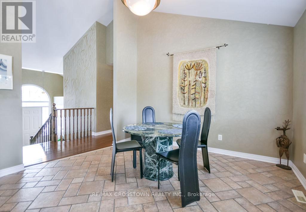 25 Cunningham Drive, Essa, Ontario  L0L 2N0 - Photo 12 - N12615474