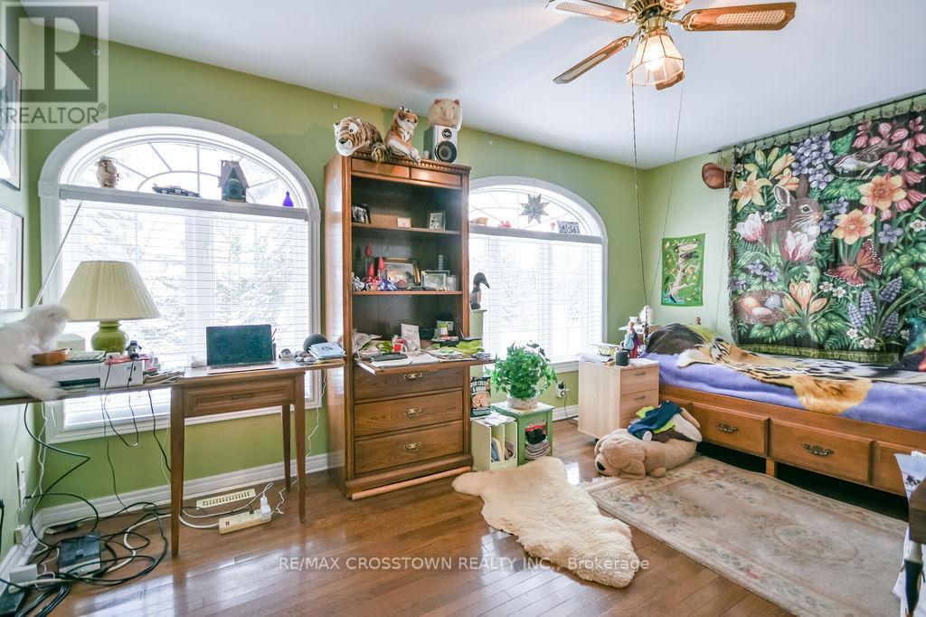 25 Cunningham Drive, Essa (Thornton), Ontario  L0L 2N0 - Photo 19 - N12615474