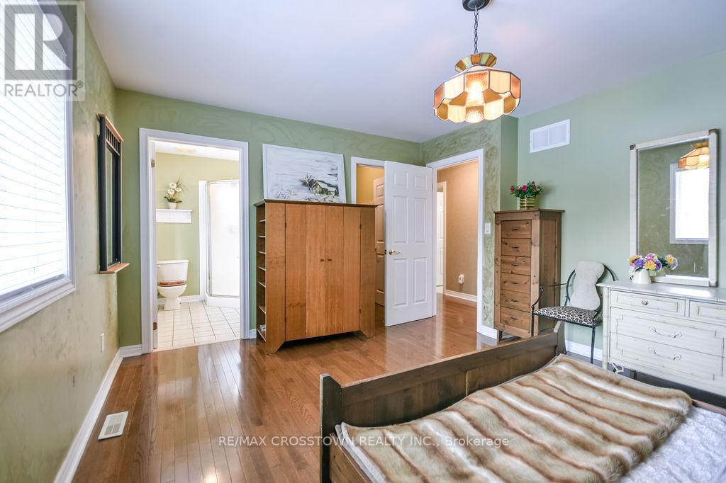 25 Cunningham Drive, Essa (Thornton), Ontario  L0L 2N0 - Photo 21 - N12615474