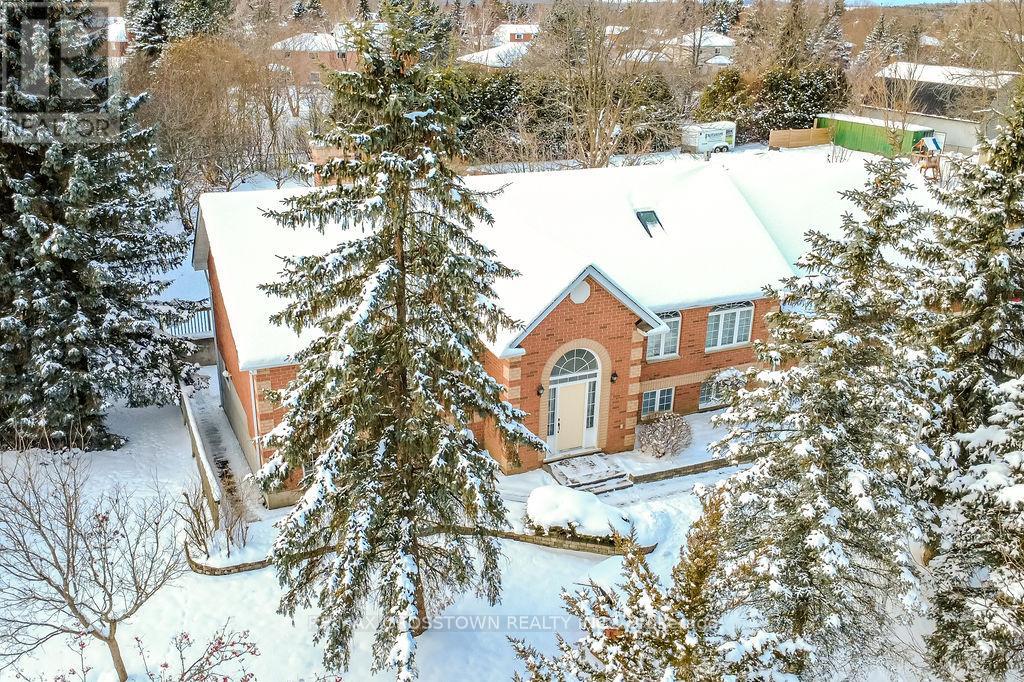 25 Cunningham Drive, Essa, Ontario  L0L 2N0 - Photo 3 - N12615474