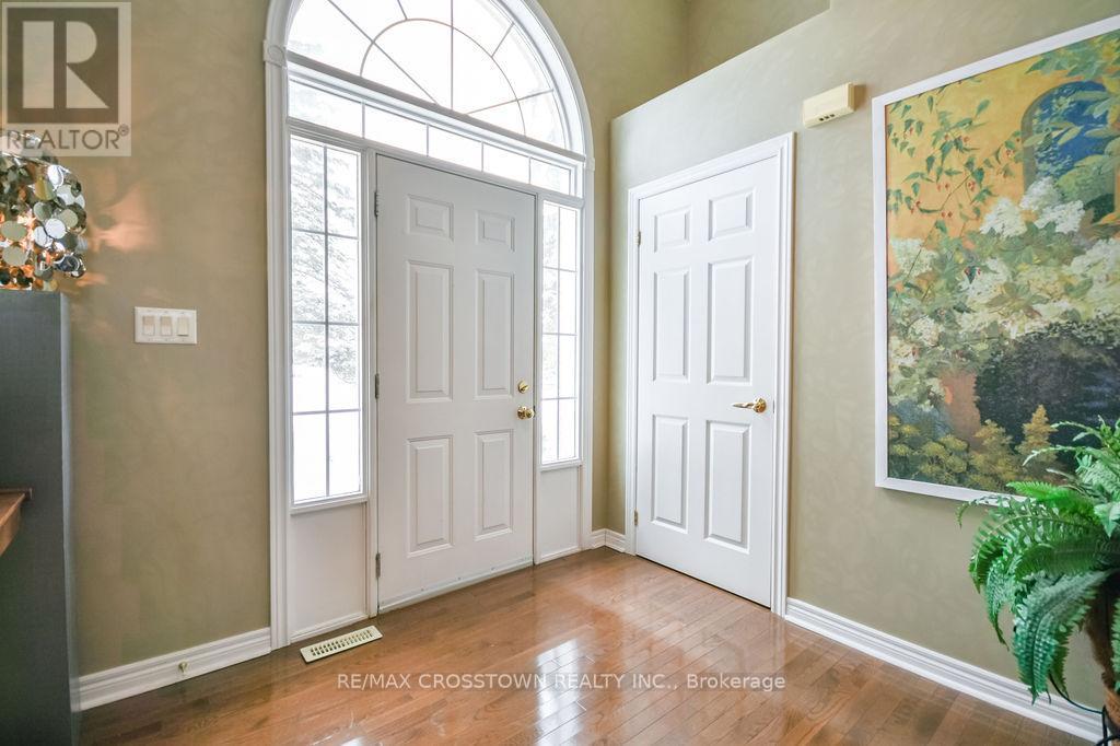 25 Cunningham Drive, Essa, Ontario  L0L 2N0 - Photo 6 - N12615474