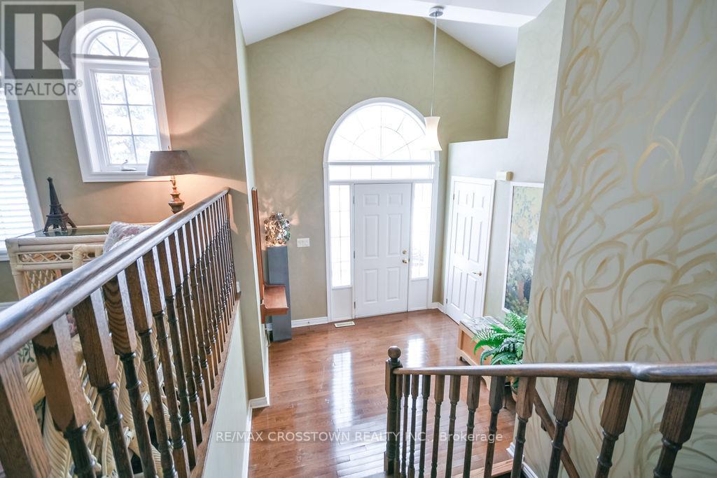 25 Cunningham Drive, Essa, Ontario  L0L 2N0 - Photo 8 - N12615474