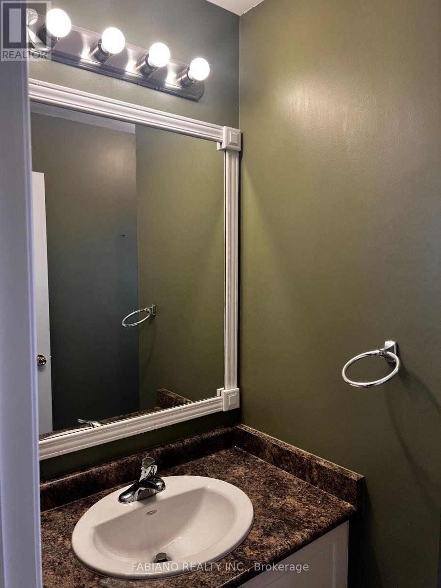 9 Admiral Crescent, Essa, Ontario  L0M 1B4 - Photo 16 - N12615526