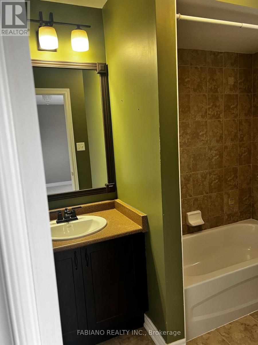 9 Admiral Crescent, Essa, Ontario  L0M 1B4 - Photo 19 - N12615526