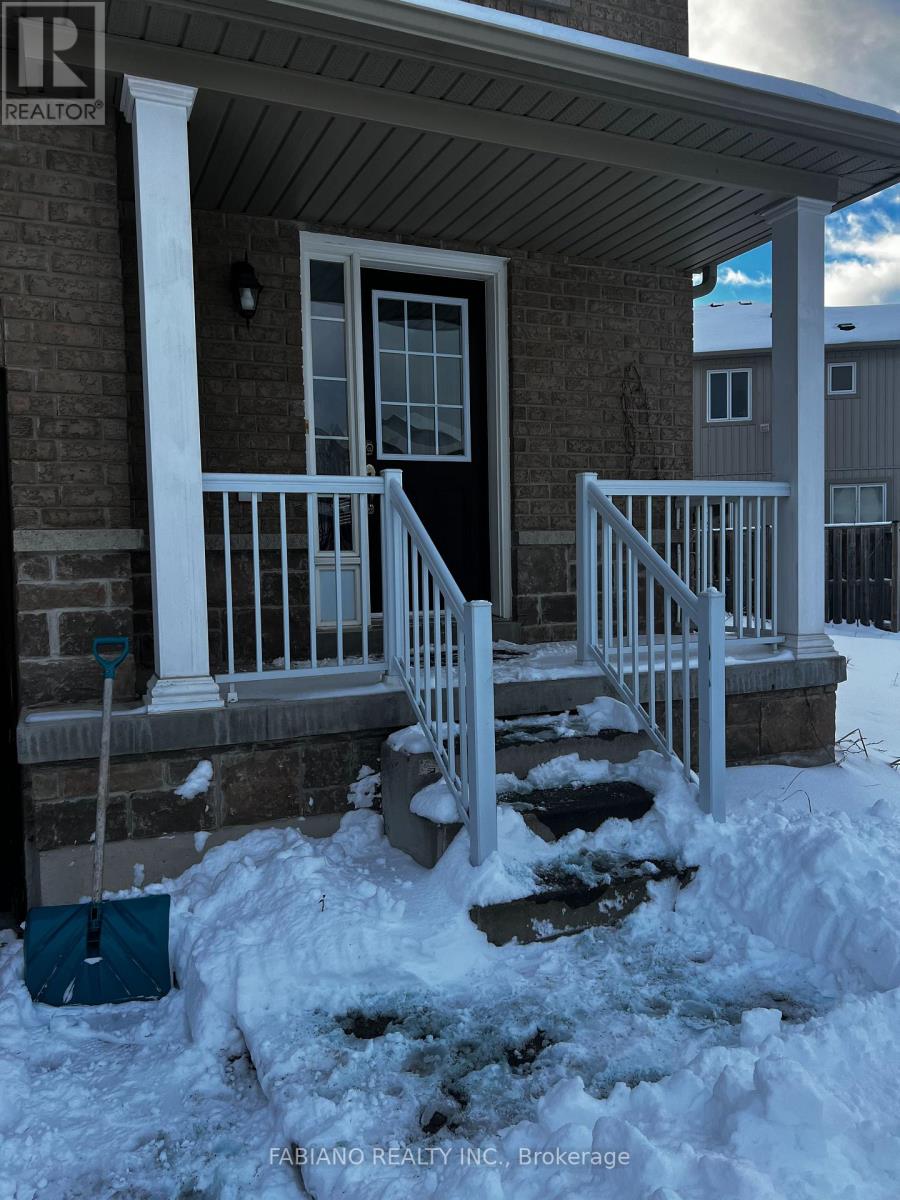 9 Admiral Crescent, Essa, Ontario  L0M 1B4 - Photo 2 - N12615526