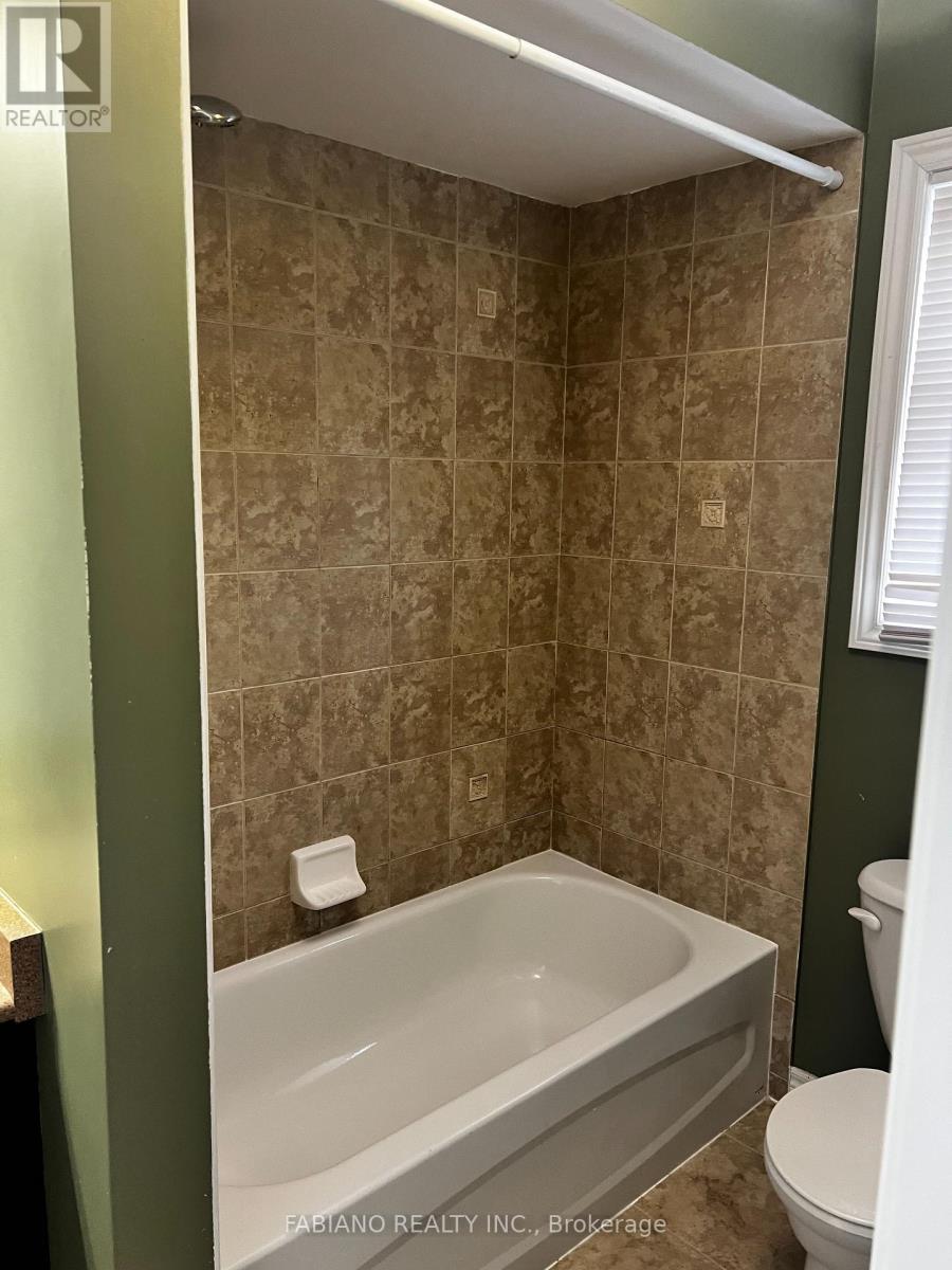 9 Admiral Crescent, Essa, Ontario  L0M 1B4 - Photo 20 - N12615526