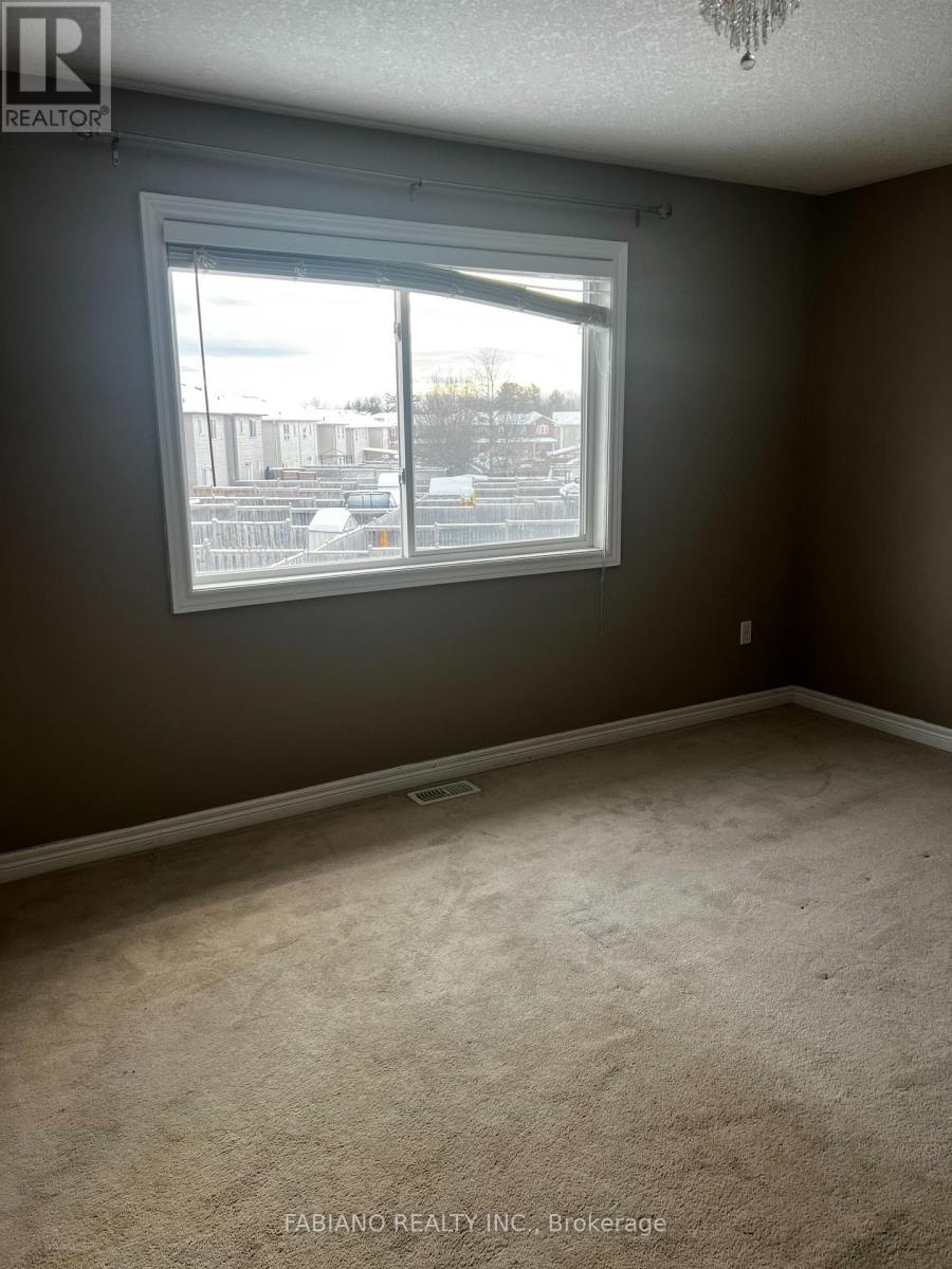 9 Admiral Crescent, Essa, Ontario  L0M 1B4 - Photo 21 - N12615526