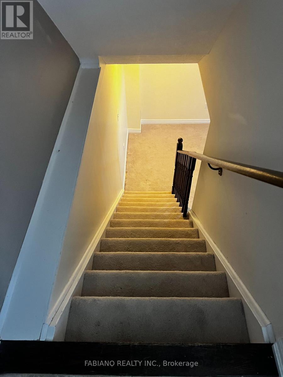 9 Admiral Crescent, Essa, Ontario  L0M 1B4 - Photo 22 - N12615526