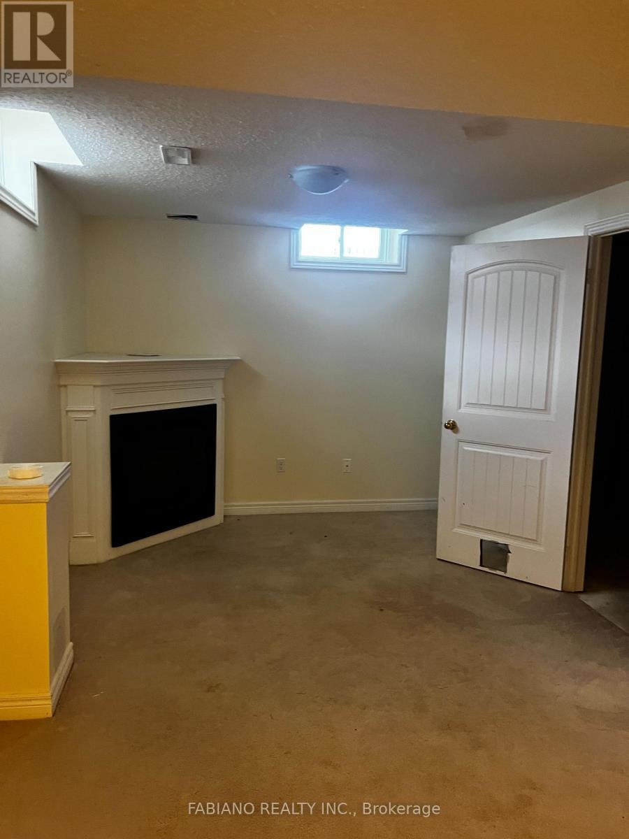 9 Admiral Crescent, Essa, Ontario  L0M 1B4 - Photo 23 - N12615526