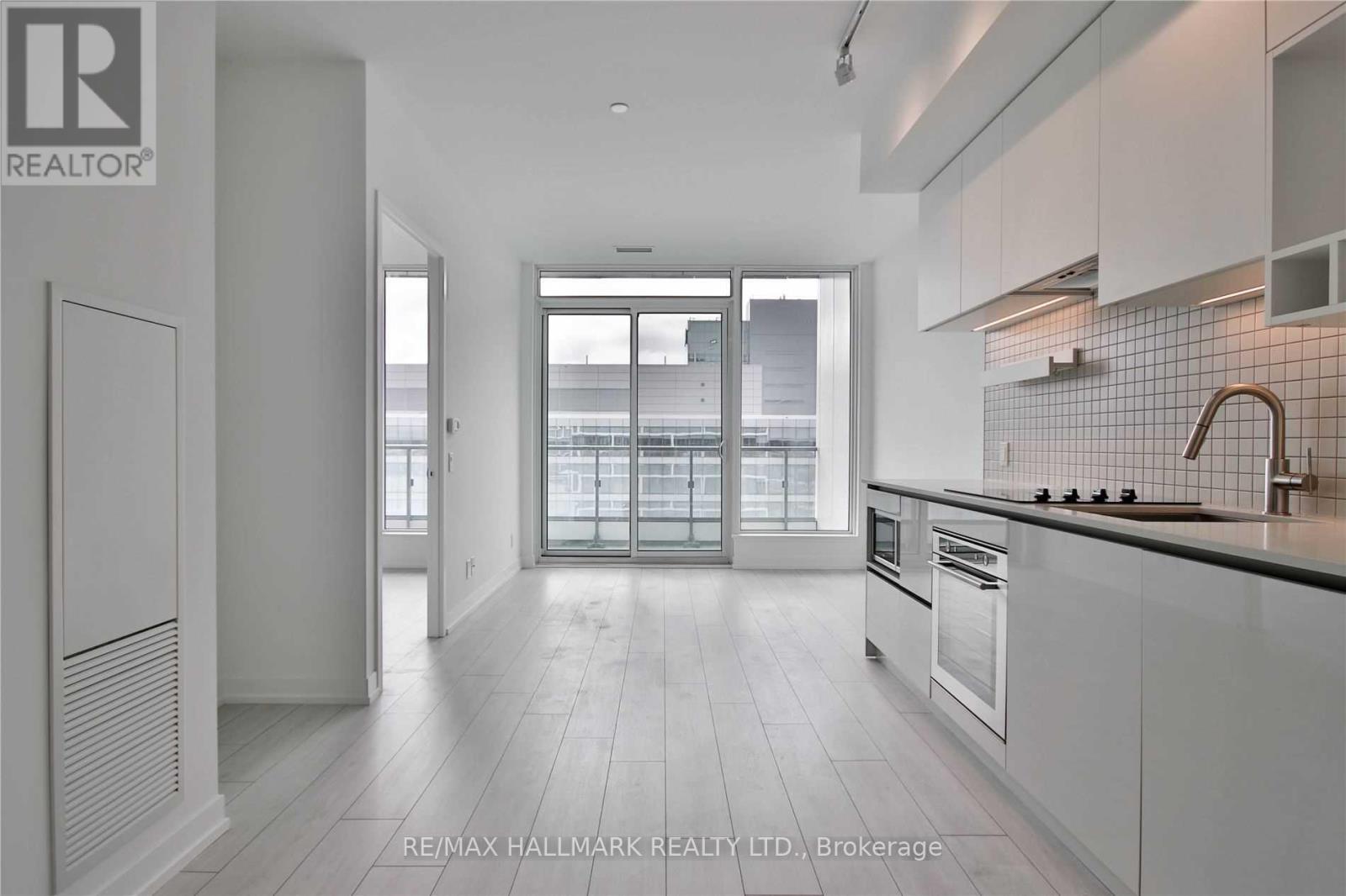 1206 - 5 BUTTERMILL AVENUE, Vaughan, Ontario