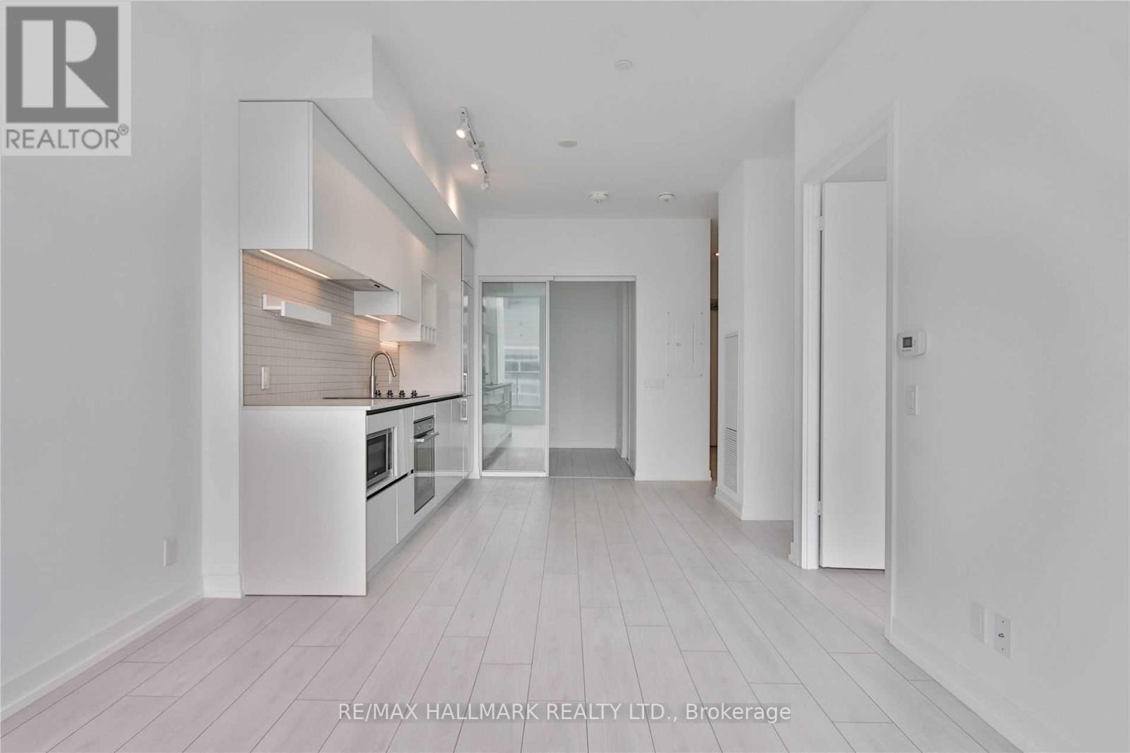 1206 - 5 Buttermill Avenue, Vaughan, Ontario  L4K 0J5 - Photo 18 - N12615540