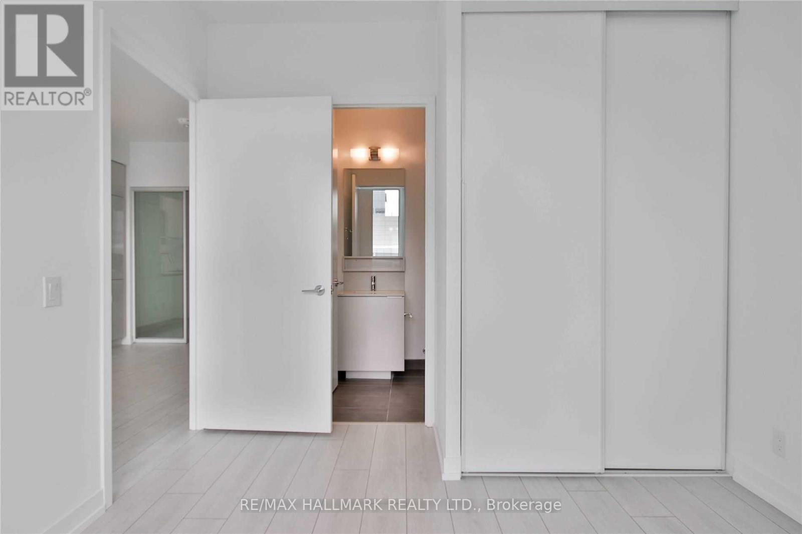 1206 - 5 Buttermill Avenue, Vaughan, Ontario  L4K 0J5 - Photo 21 - N12615540