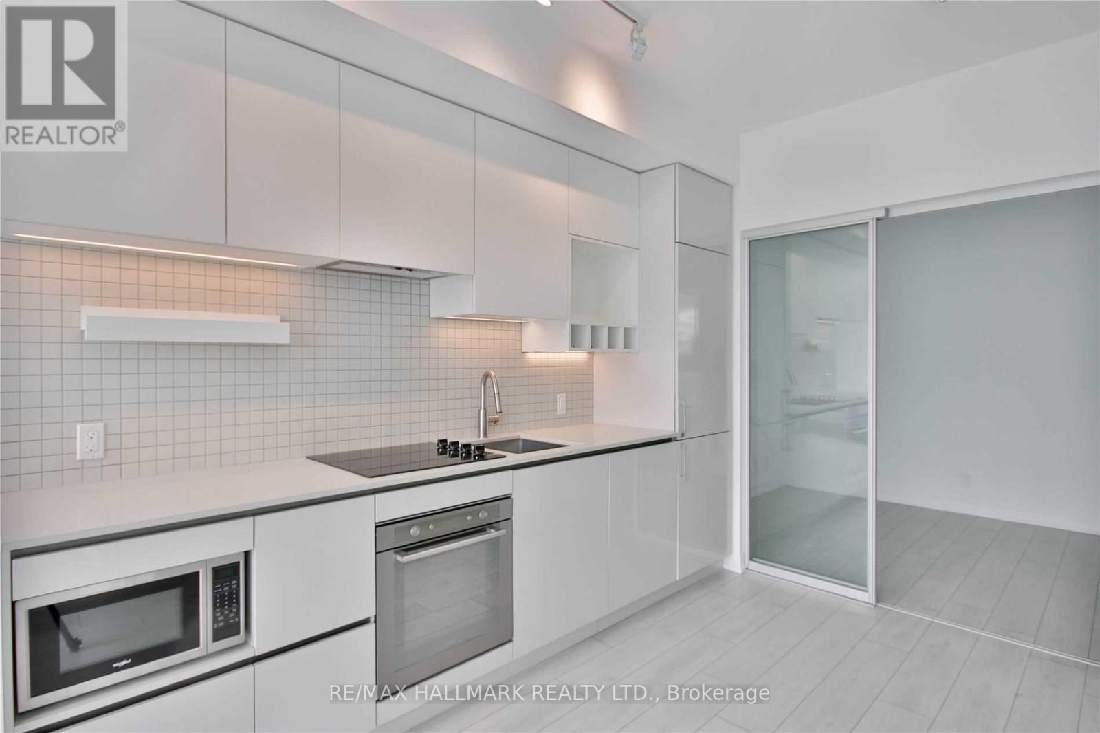 1206 - 5 Buttermill Avenue, Vaughan, Ontario  L4K 0J5 - Photo 9 - N12615540