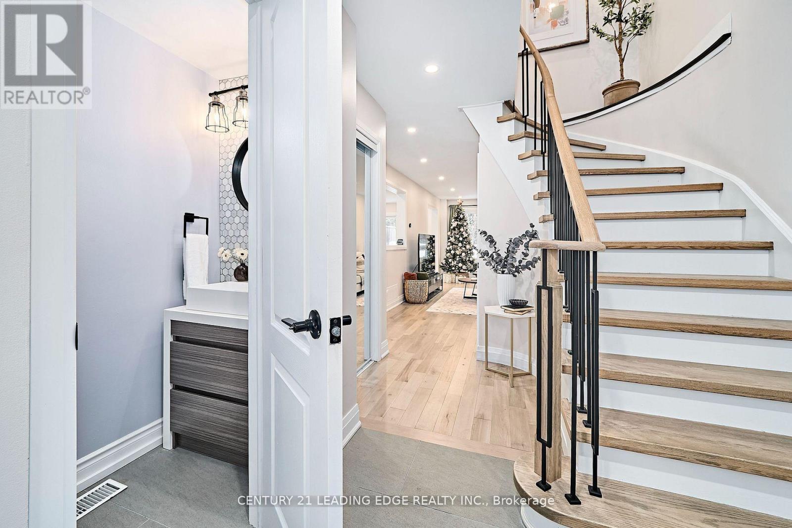 14 Opal Court, Whitchurch-Stouffville, Ontario  L4A 8C2 - Photo 5 - N12615550