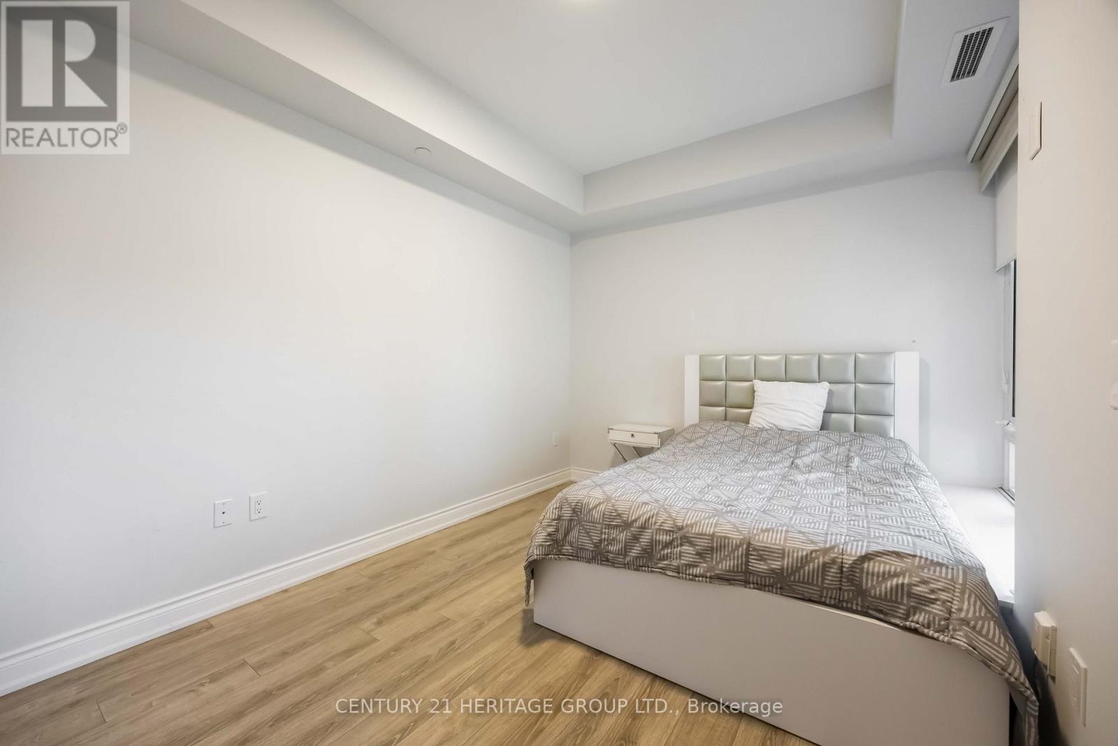 201 - 9618 Yonge Street, Richmond Hill, Ontario  L4C 0X5 - Photo 24 - N12615564