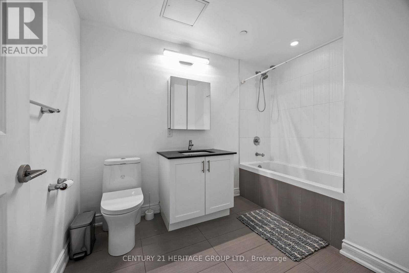 201 - 9618 Yonge Street, Richmond Hill, Ontario  L4C 0X5 - Photo 26 - N12615564