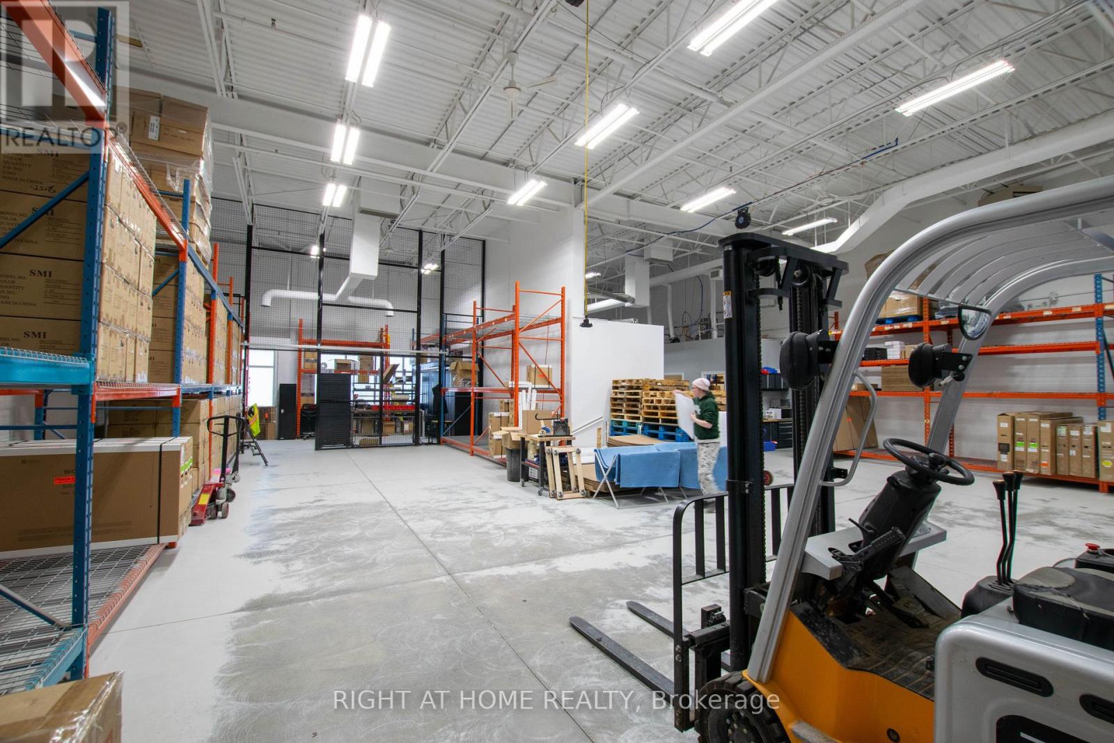 4 & 5 - 38 Innovator Avenue, Whitchurch-Stouffville, Ontario  L4A 0Y2 - Photo 13 - N12615566