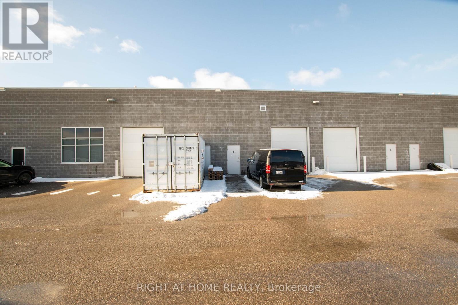 4 & 5 - 38 Innovator Avenue, Whitchurch-Stouffville, Ontario  L4A 0Y2 - Photo 21 - N12615566