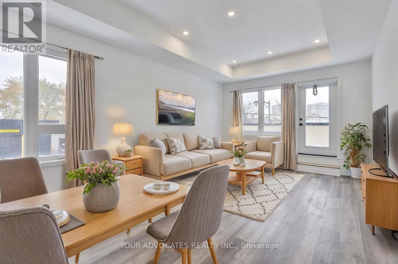 9 VIVIAN ROAD, Toronto, Ontario